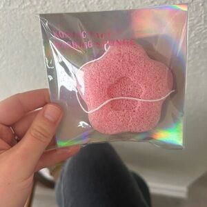 NWT Pink Konjac Face Washing Sponge